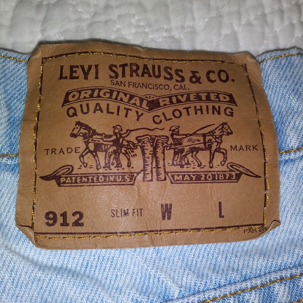 912 levi High Waisted Shorts